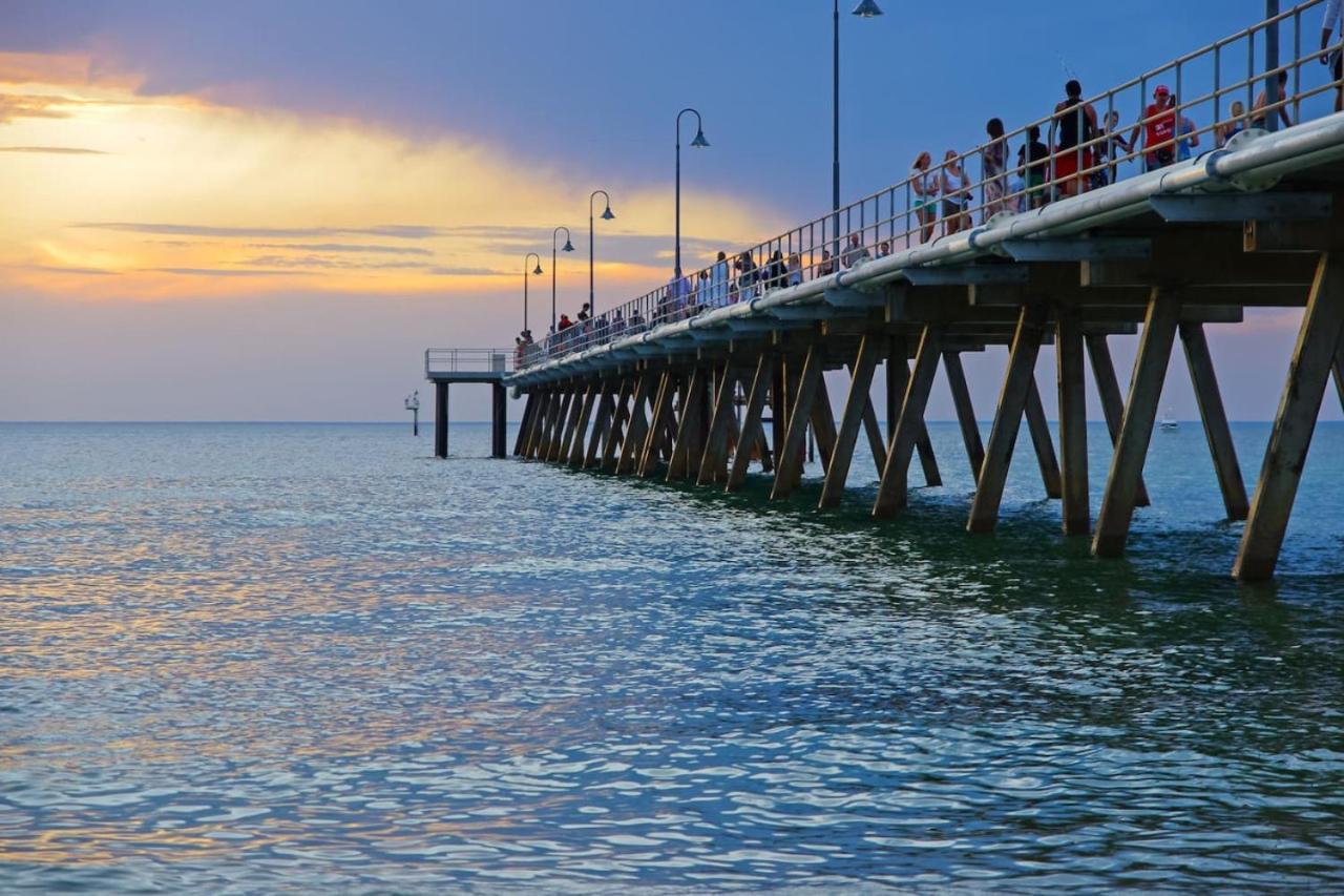 Beachfront Serenity Glenelg Apartment Exterior photo