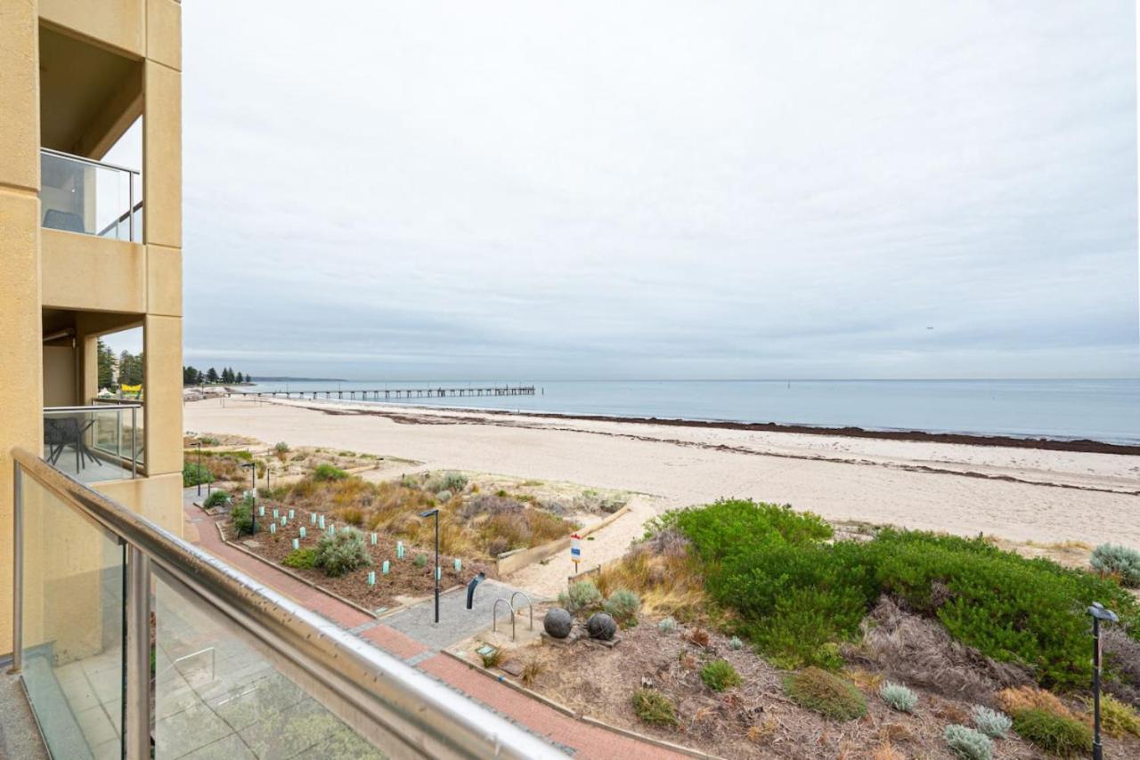 Beachfront Serenity Glenelg Apartment Exterior photo